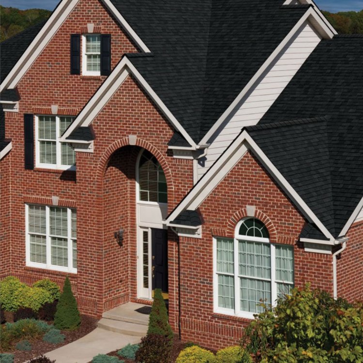 Choosing the Right Roofing Experts for Your Home